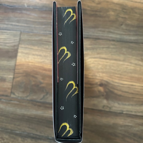 The Night Ends With Fire by K.X. Song - special edition - Picture 4 of 5